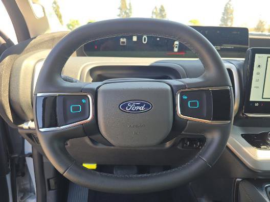 Used 2025 Ford Expedition Max Active image 10