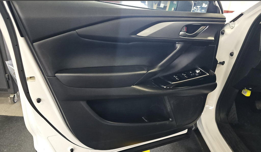 Used 2023 MAZDA CX-9 Touring Plus AWD/4WD image 16