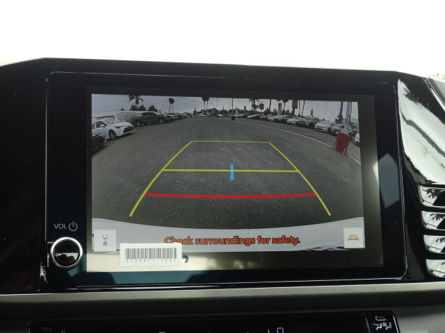 New 2026 Toyota Camry Hybrid FWD image 18