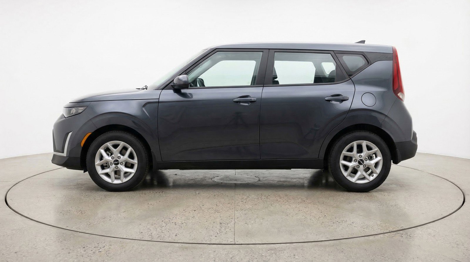 Used 2025 Kia Soul LX w/ LX Technology Package image 5