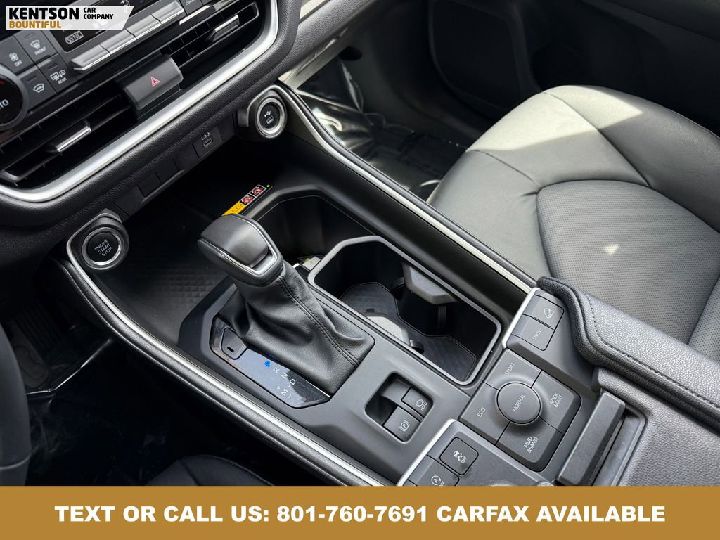 Used 2025 Toyota Grand Highlander AWD image 22