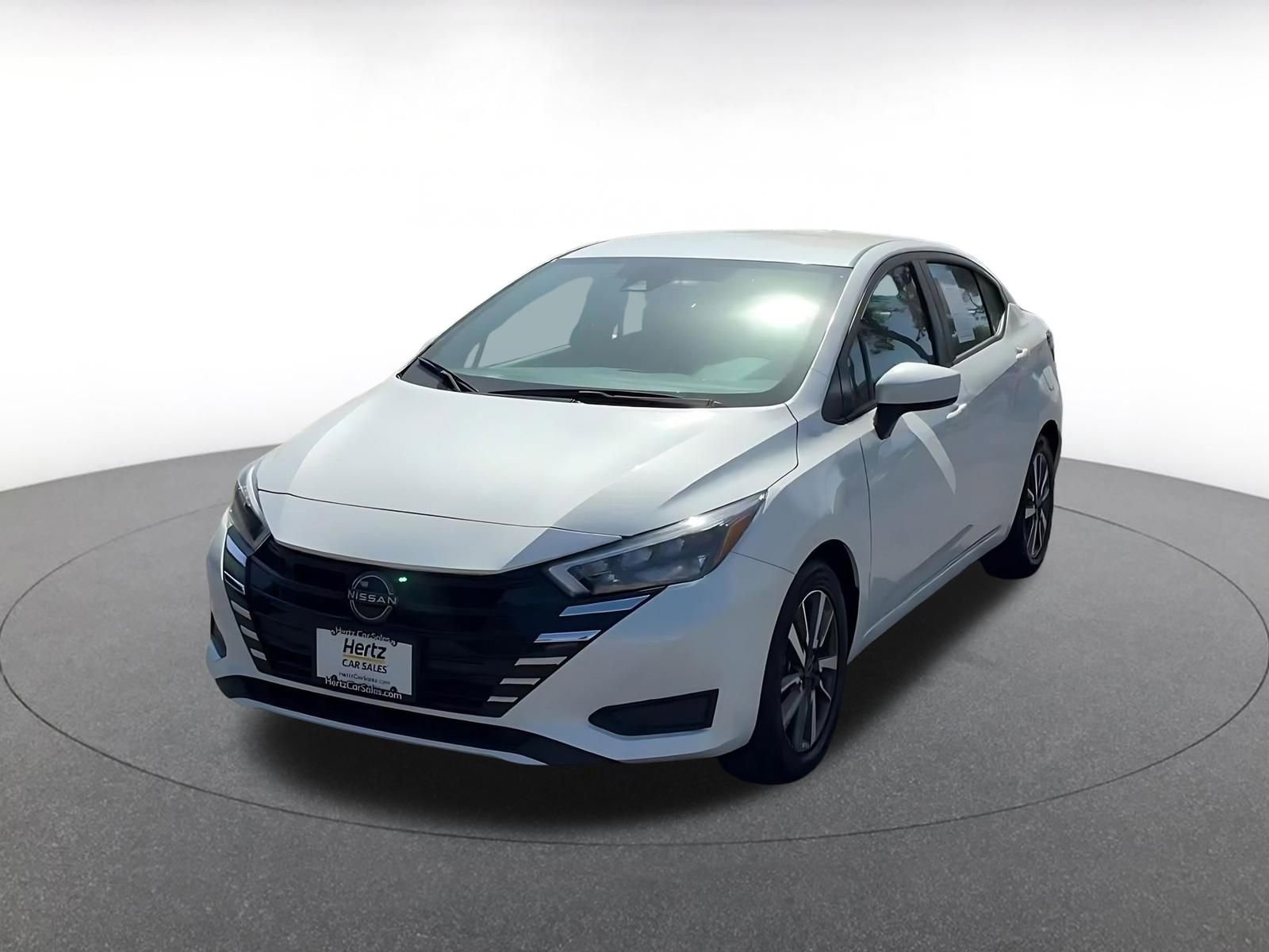 Used 2025 Nissan Versa SV image 7