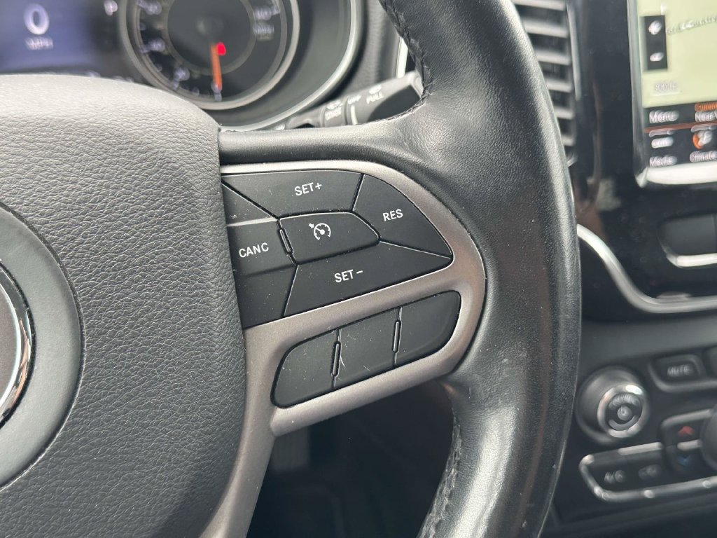 Used 2020 Jeep Cherokee Limited AWD/4WD image 23