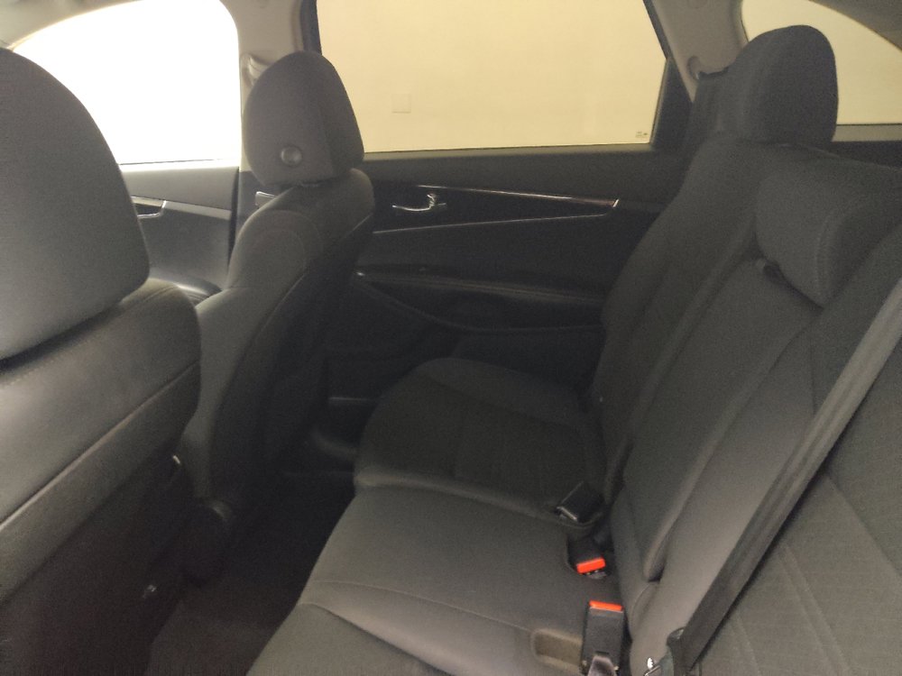 Used 2020 Kia Sorento L FWD image 18