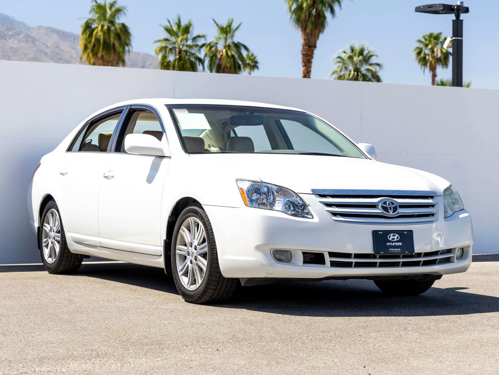Used 2006 Toyota Avalon image 2