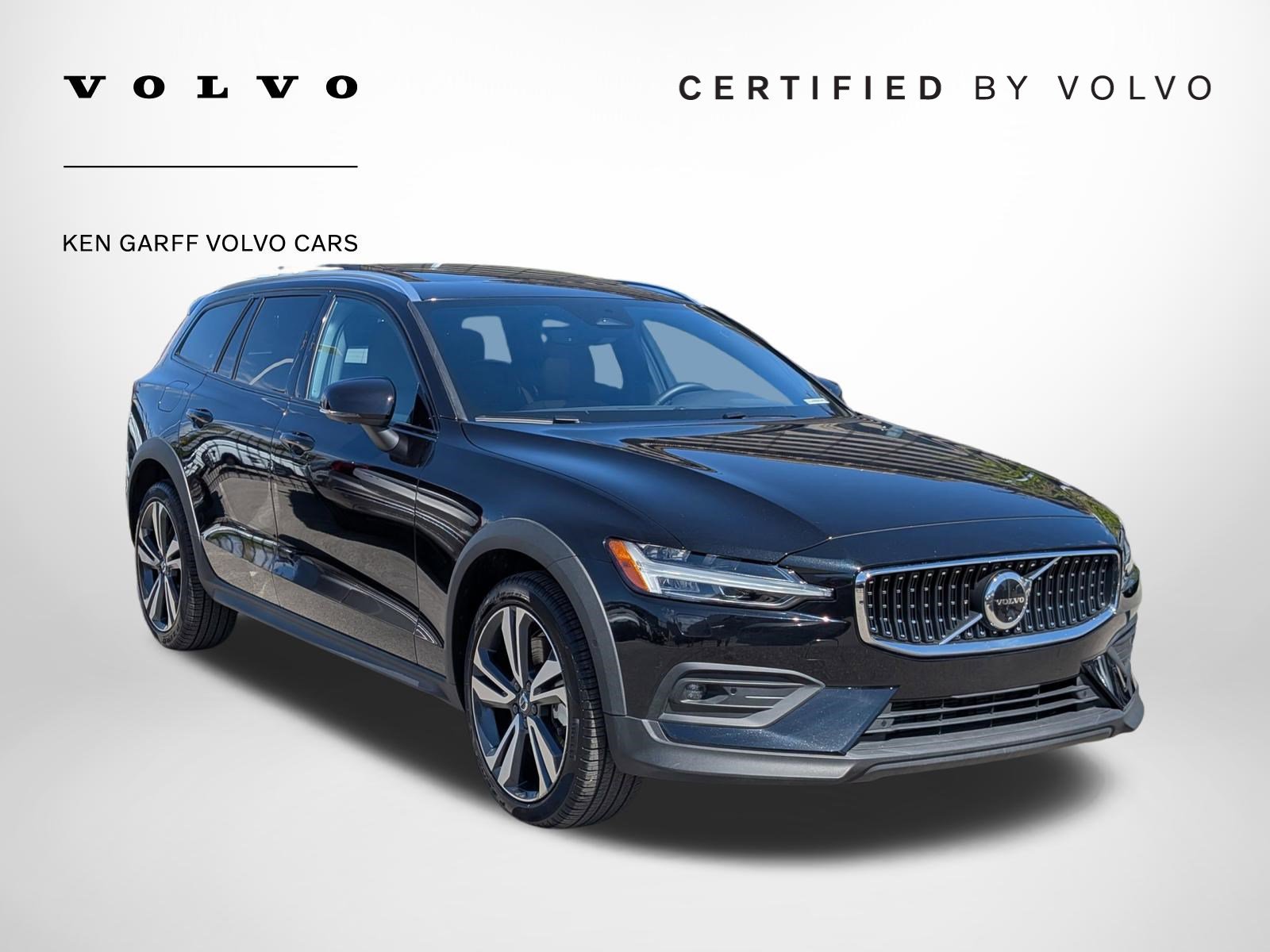 Used 2025 Volvo V60 B5 Cross Country Plus image 1