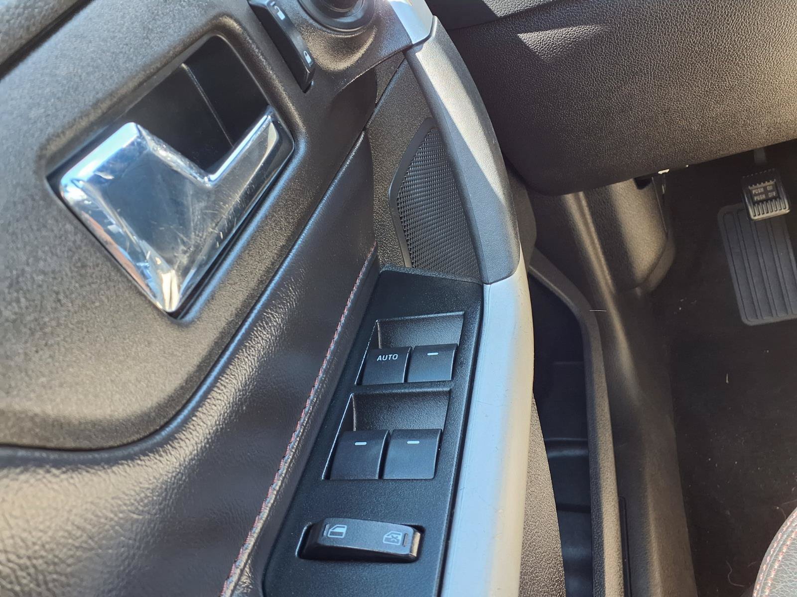 Used 2013 Ford Edge SEL FWD image 12
