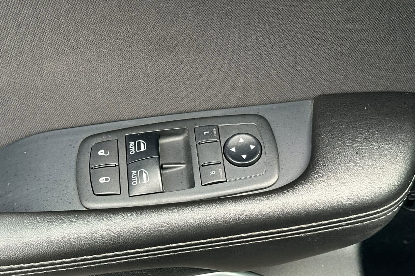 Used 2018 Dodge Challenger SXT image 13