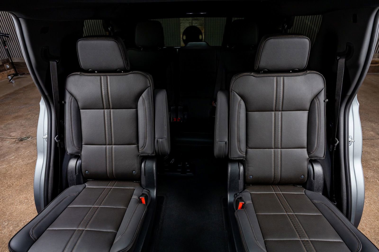 Used 2025 Chevrolet Tahoe High Country AWD/4WD image 35