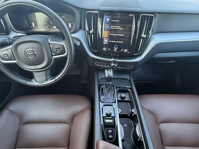 Used 2019 Volvo XC60 T6 Momentum w/ Premium Package AWD/4WD image 3