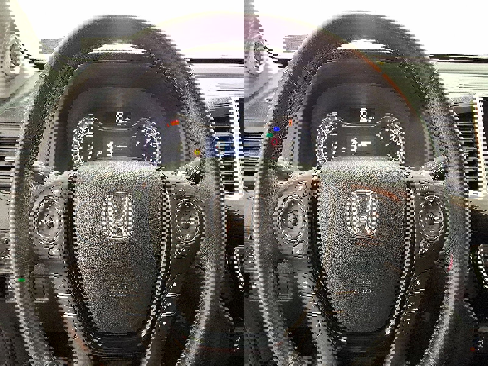 Used 2018 Honda Pilot Touring image 16