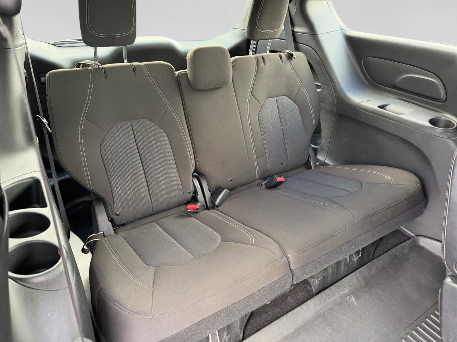 Used 2020 Chrysler Pacifica Touring w/ S Appearance Package FWD image 21
