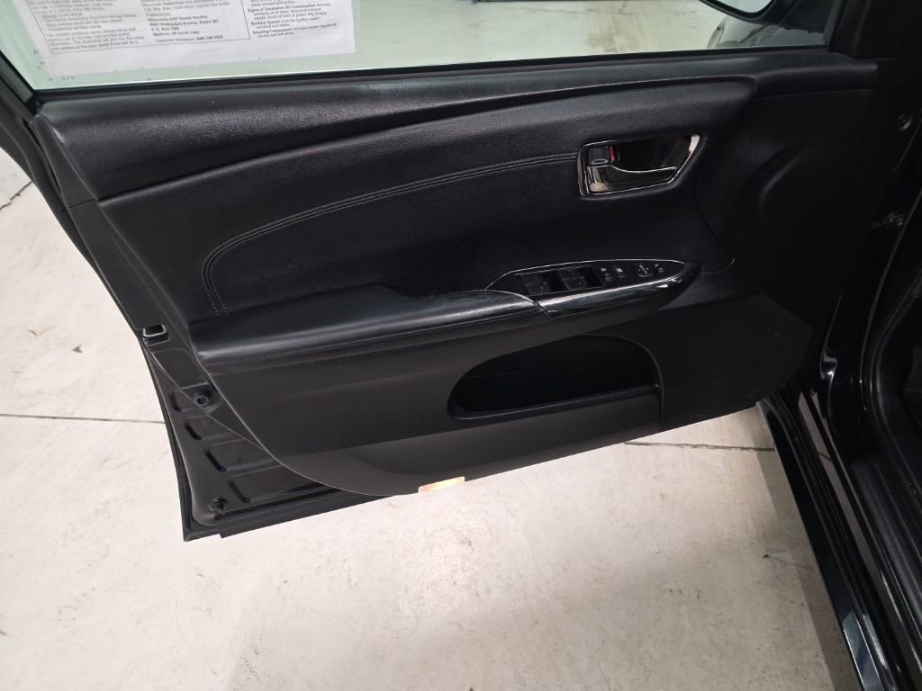 Used 2017 Toyota Avalon XLE Plus w/ All Weather Liner Package image 11