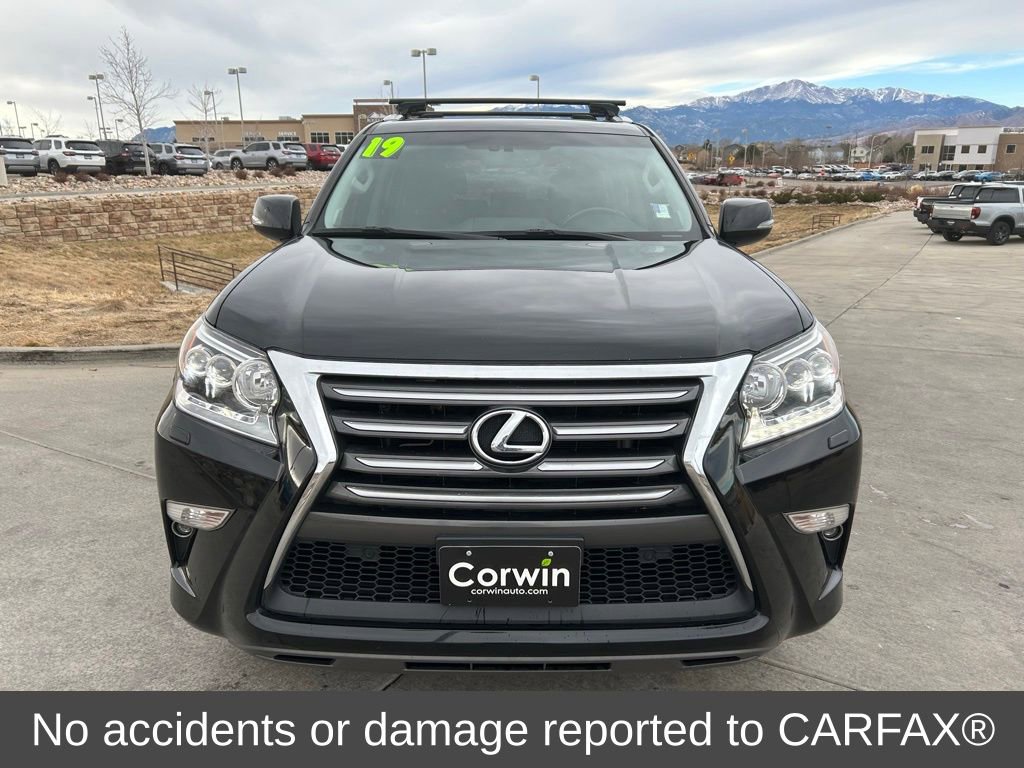 Used 2019 Lexus GX 460 image 2