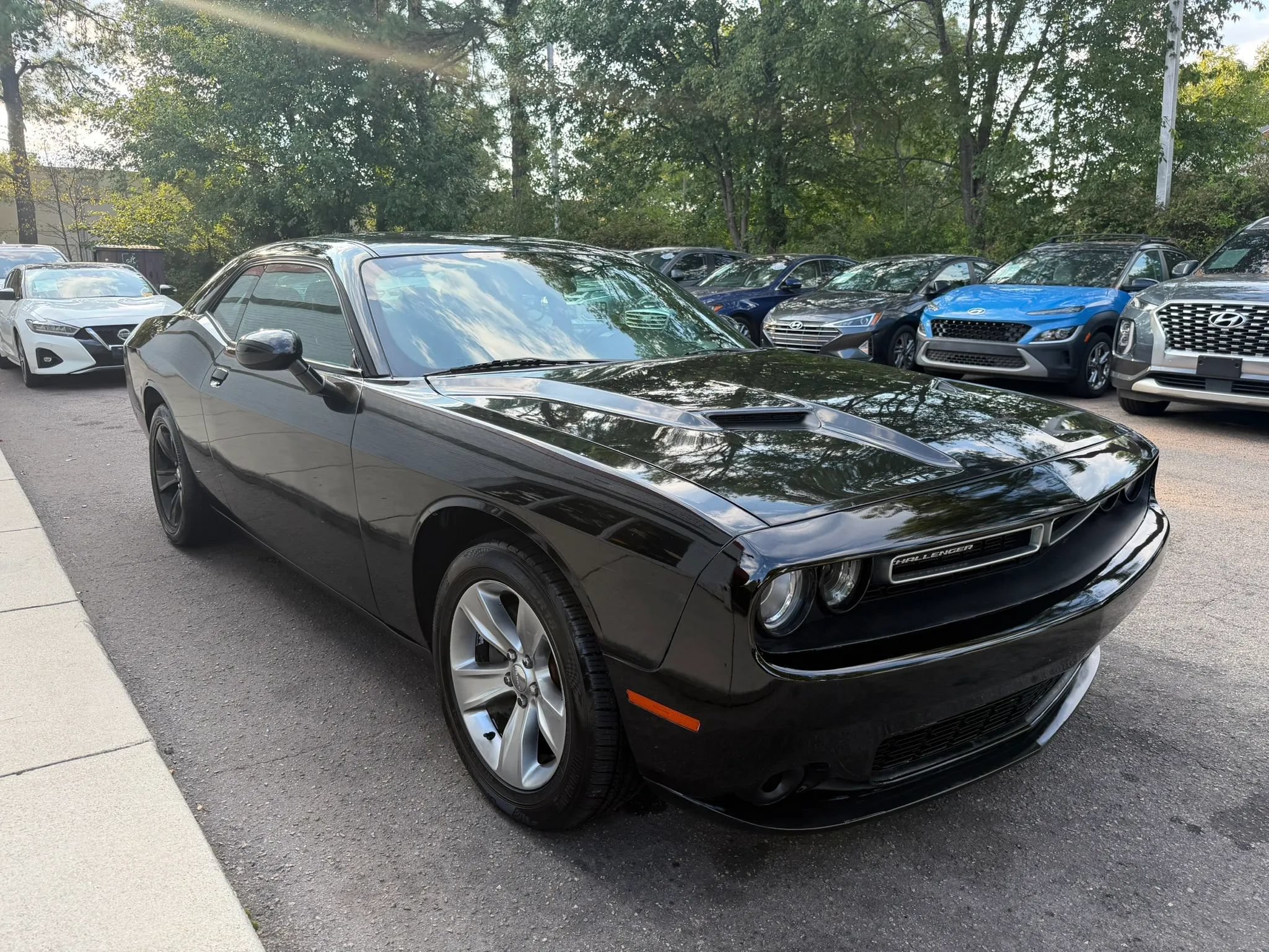 Used 2016 Dodge Challenger SXT RWD image 4