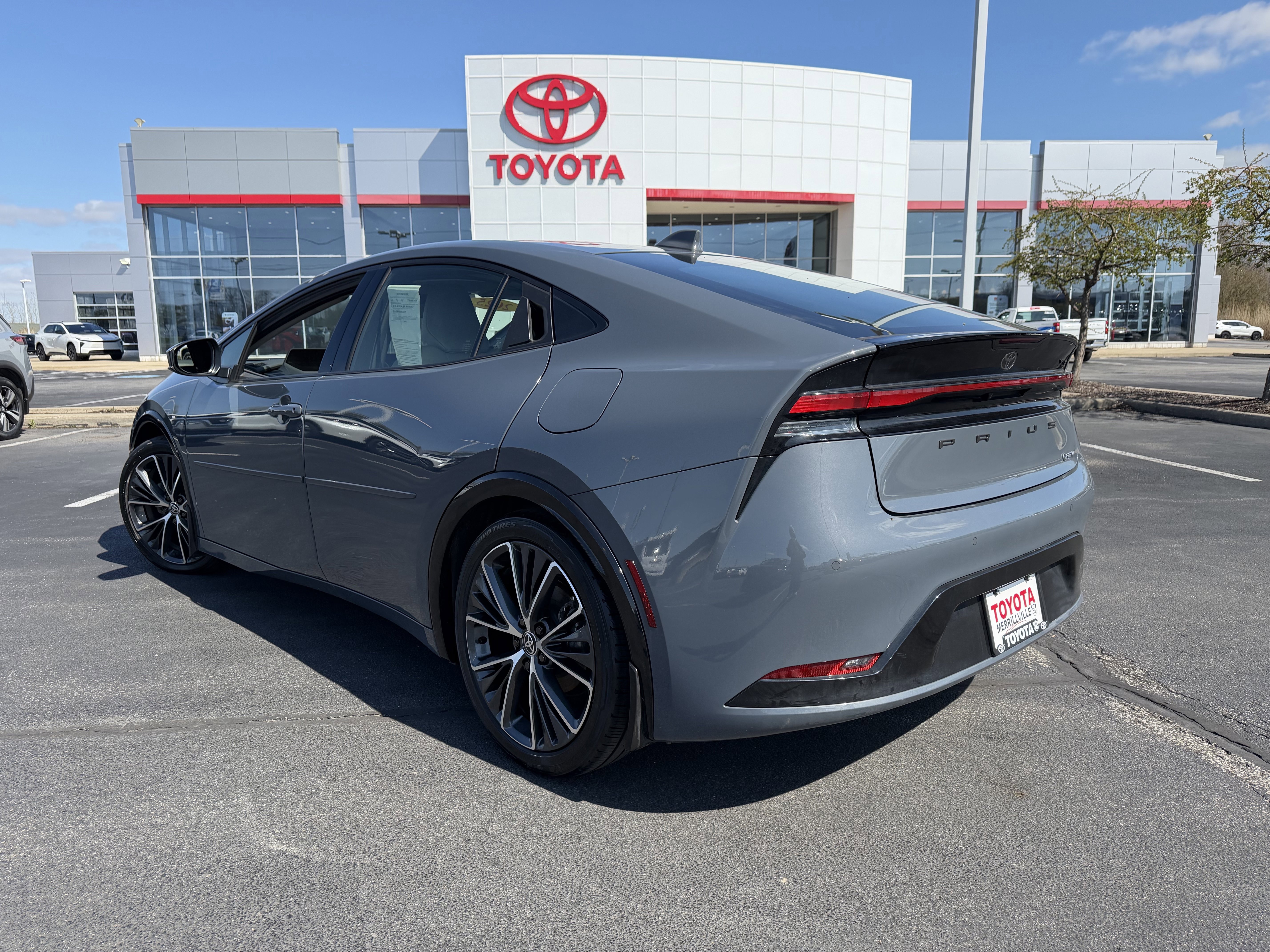 Used 2025 Toyota Prius XLE image 6