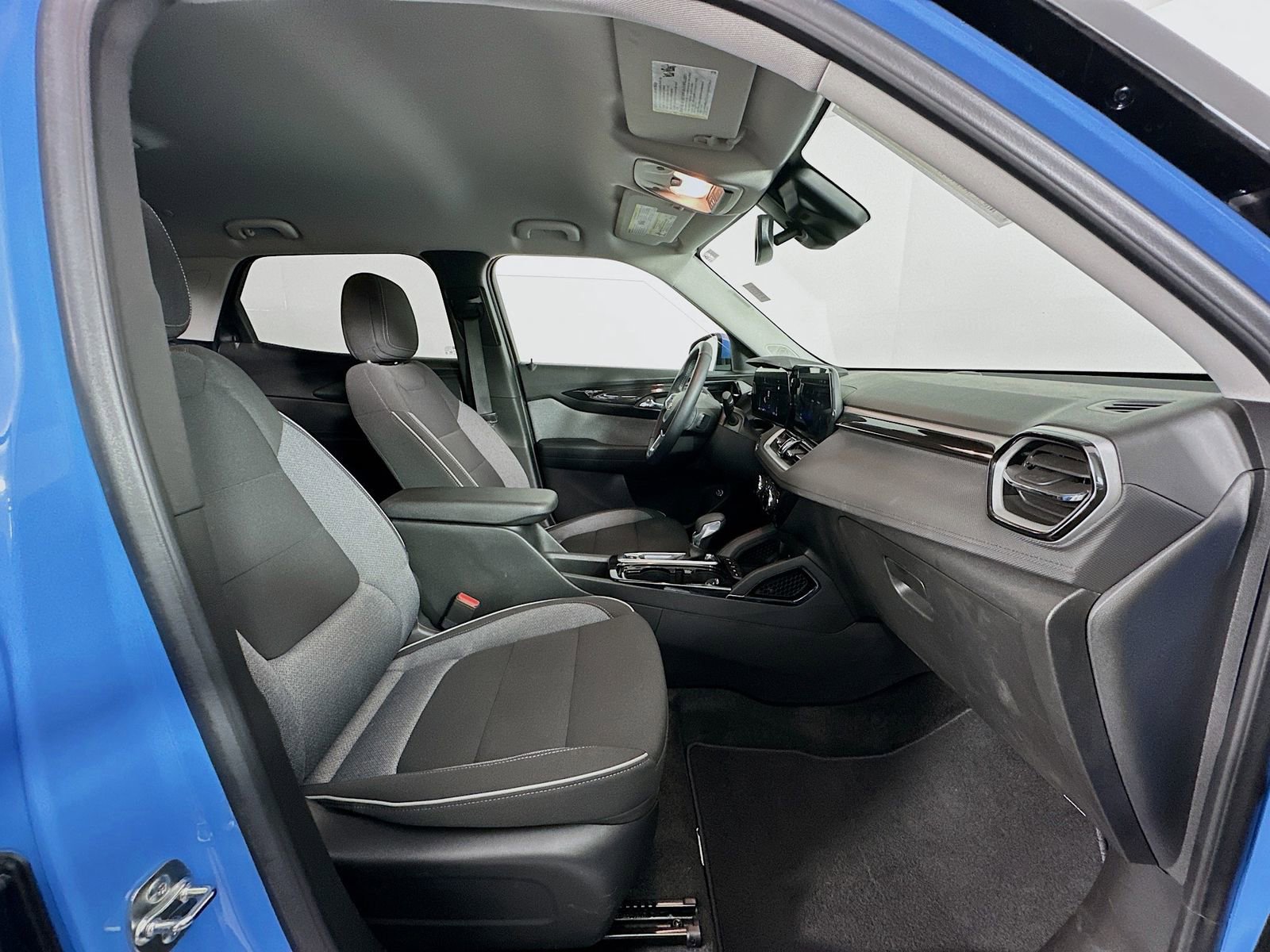 Used 2024 Chevrolet TrailBlazer LT w/ Convenience Package image 27