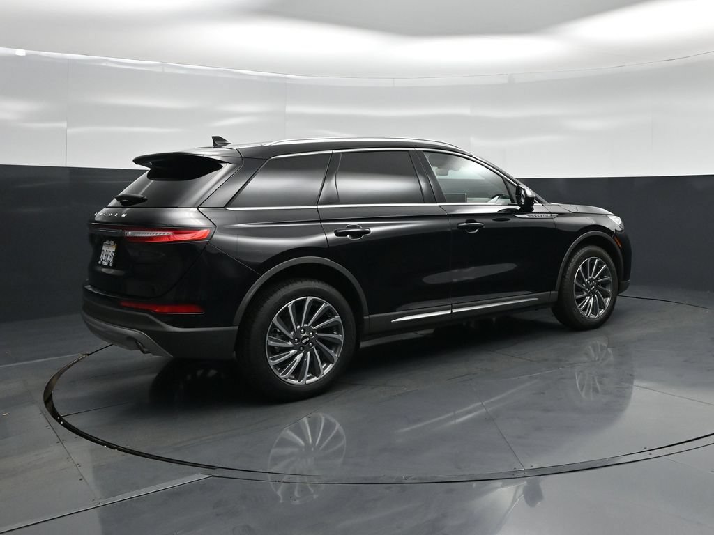 Used 2023 Lincoln Corsair Reserve w/ Equipment Group 201A FWD image 23