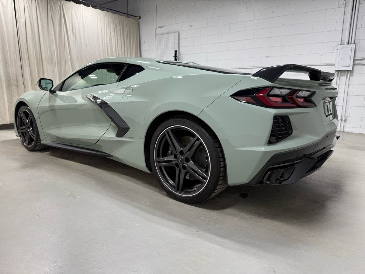 Used 2024 Chevrolet Corvette Stingray Premium Cpe w/ Z51 Performance Package RWD image 5
