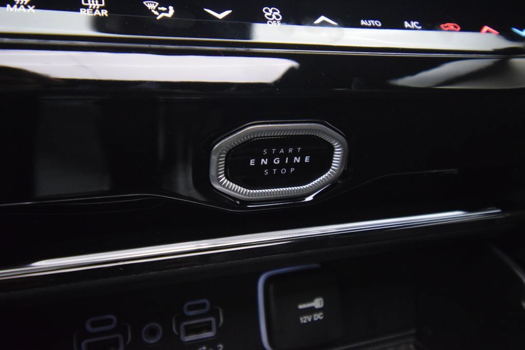 New 2027 Jeep Grand Cherokee Altitude AWD/4WD image 23