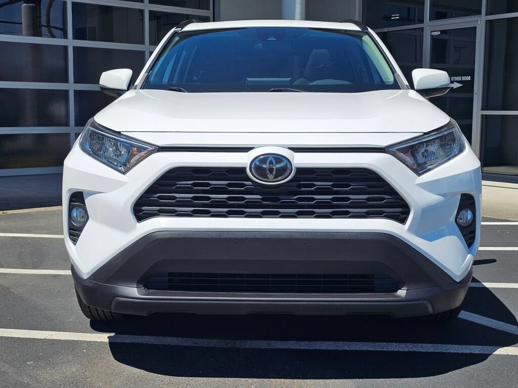 Used 2019 Toyota RAV4 XLE AWD/4WD image 8