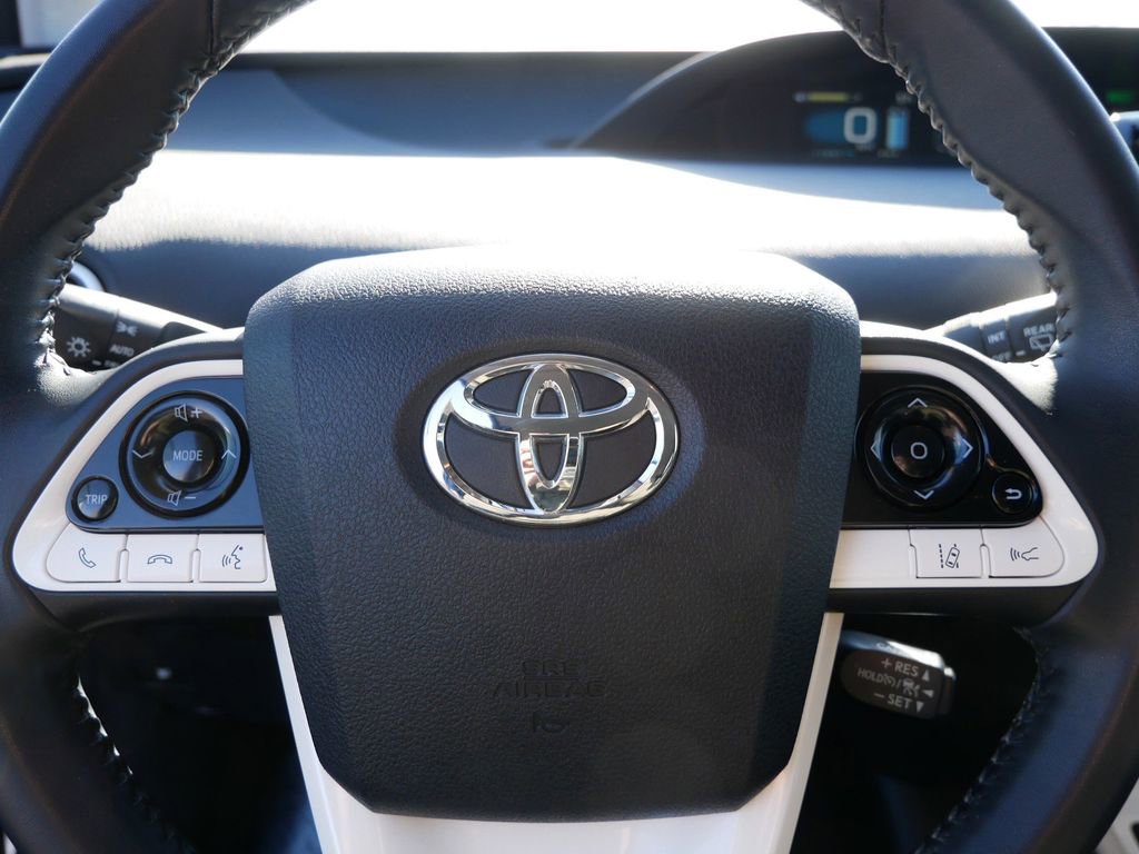 Certified 2018 Toyota Prius Three image 25