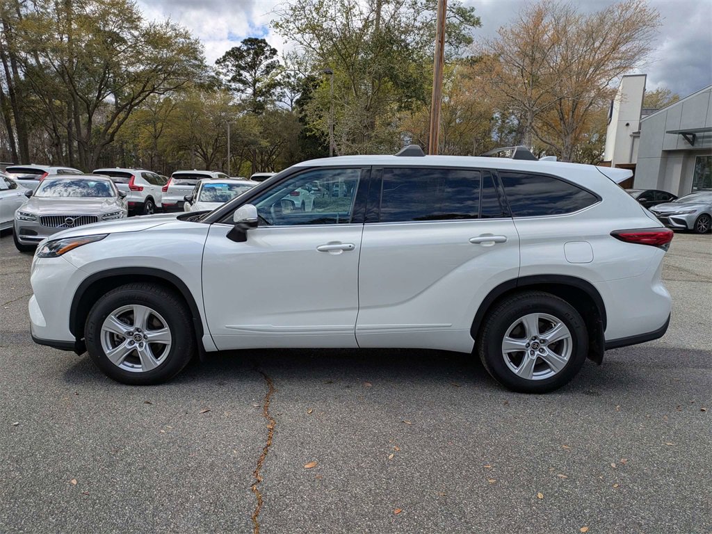 Used 2022 Toyota Highlander LE image 7