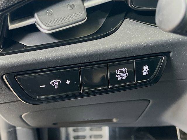 Certified 2023 Kia Niro EX Touring image 10