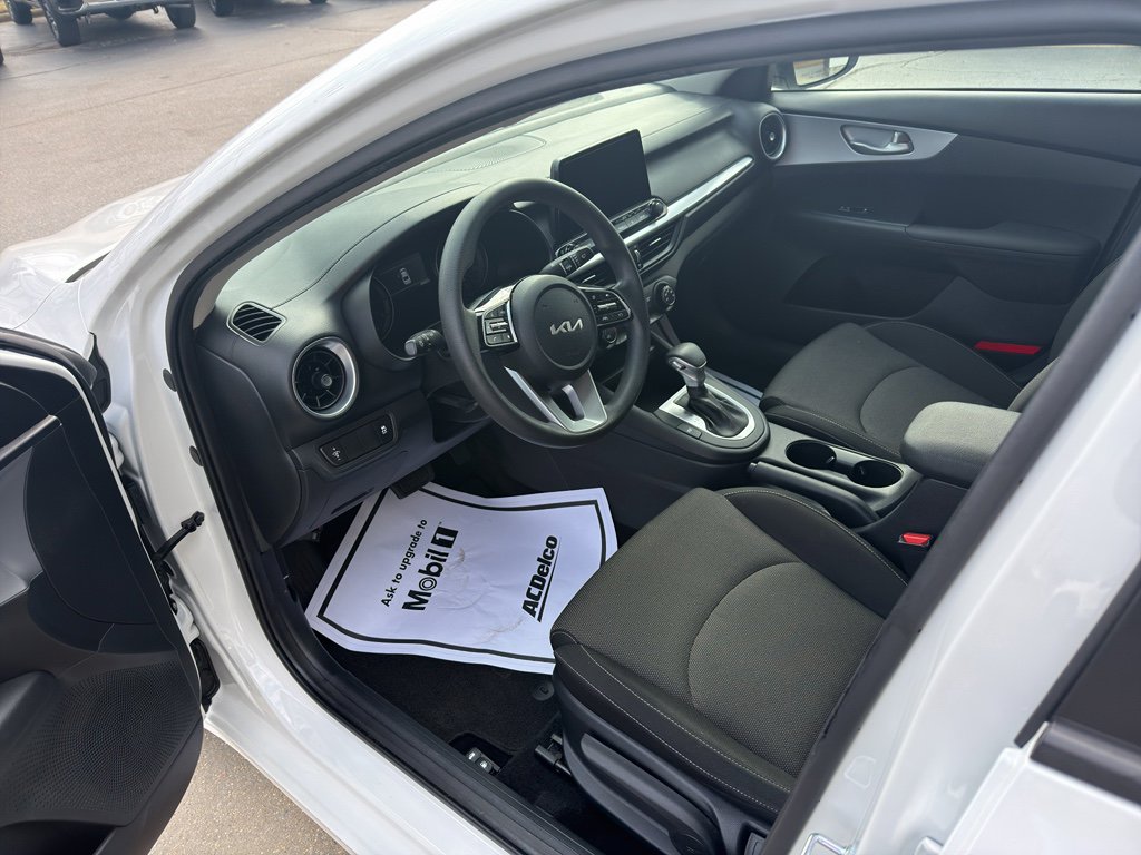 Used 2024 Kia Forte LXS image 9