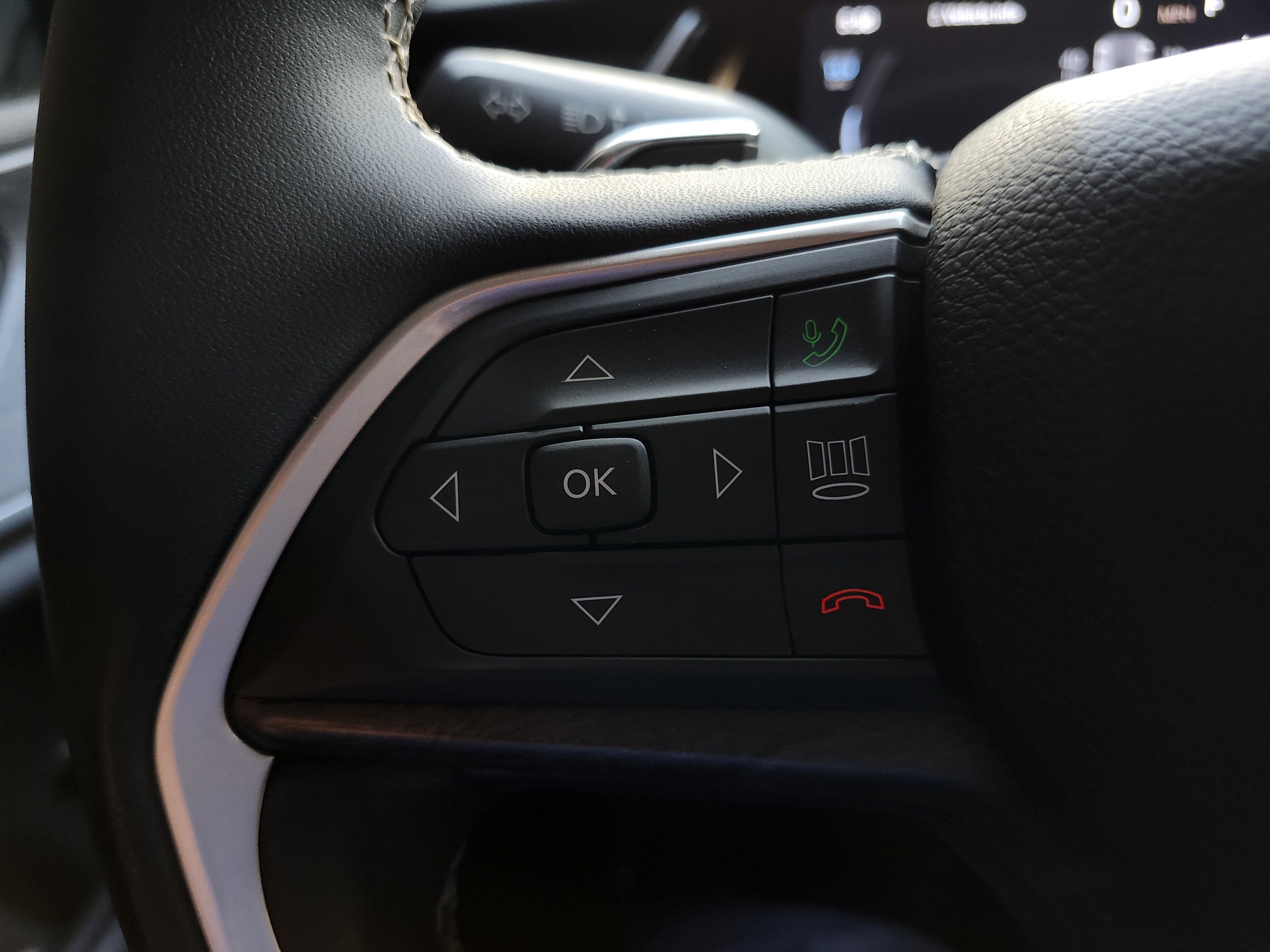 Used 2023 Jeep Grand Cherokee 4WD 4xe image 11