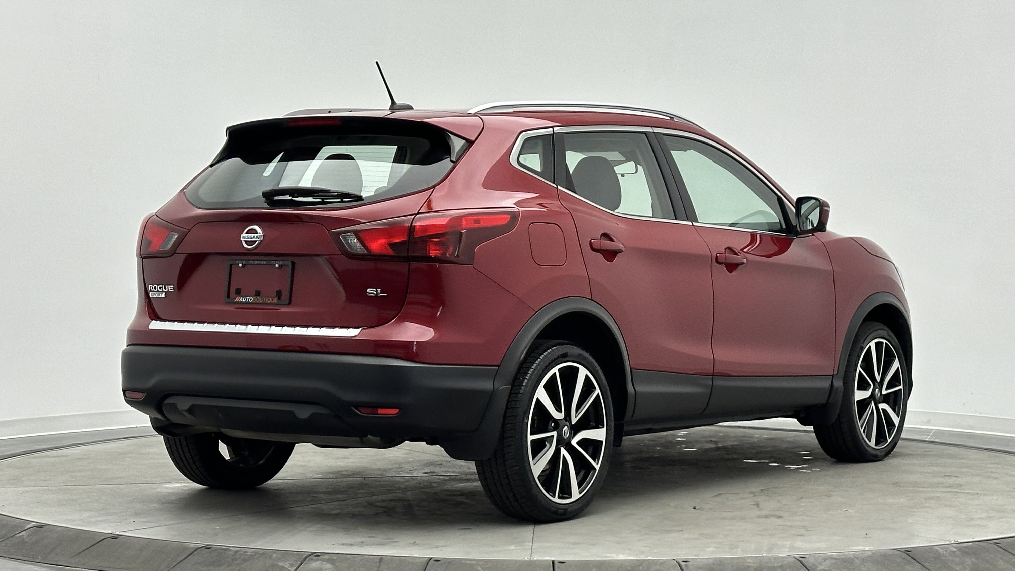 Used 2017 Nissan Rogue Sport SL w/ SL Premium Package image 10