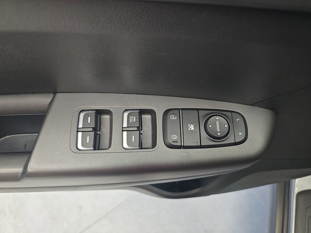 Used 2022 Kia Sportage LX image 15