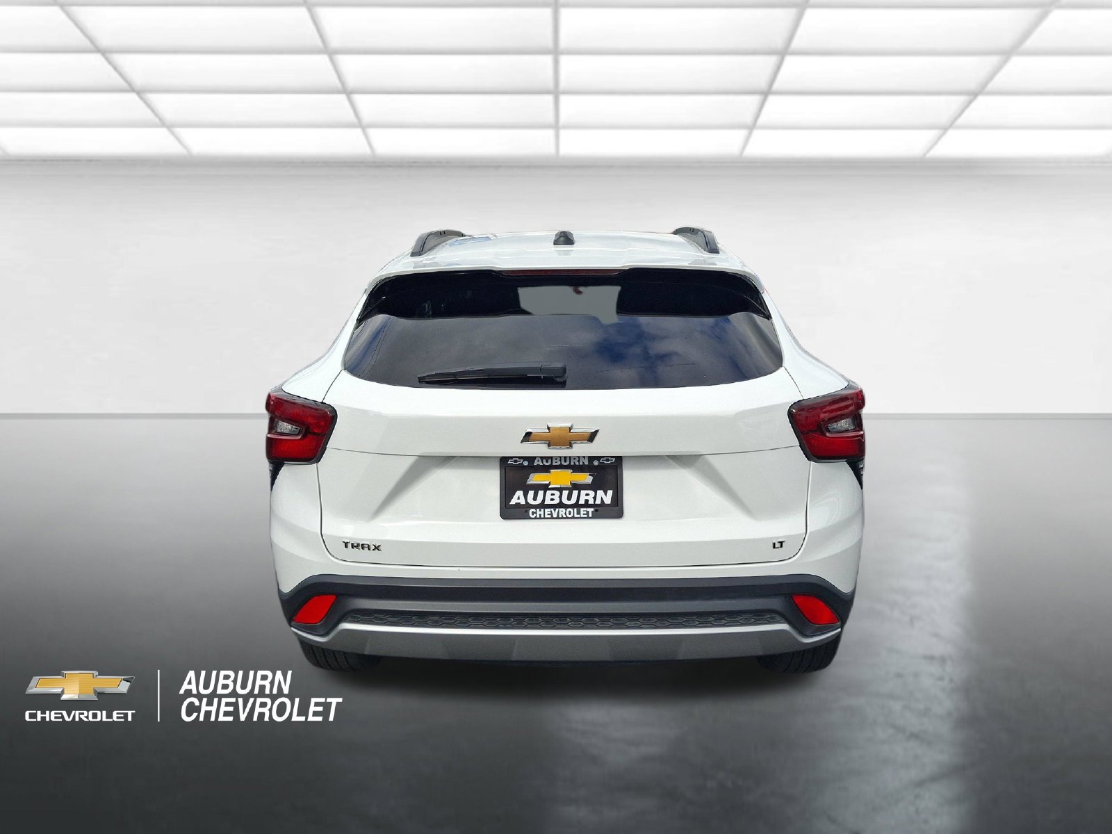 Used 2025 Chevrolet Trax LT FWD image 4