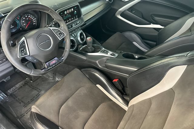 Used 2018 Chevrolet Camaro SS RWD image 11