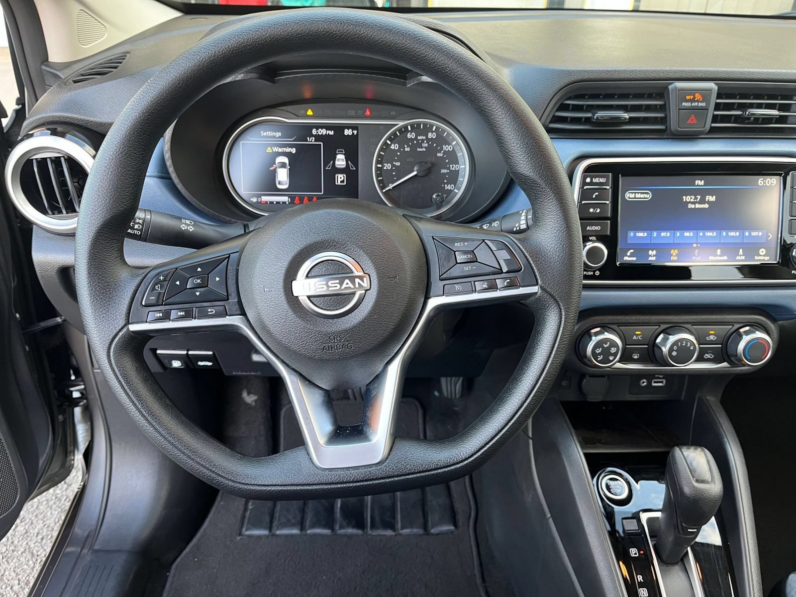 Used 2025 Nissan Versa SV FWD image 27