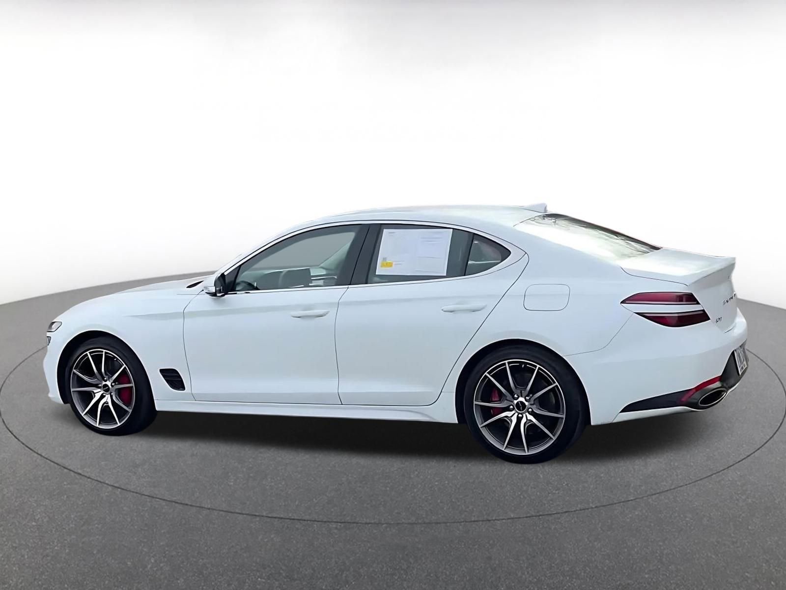 Used 2025 Genesis G70 2.5T image 11