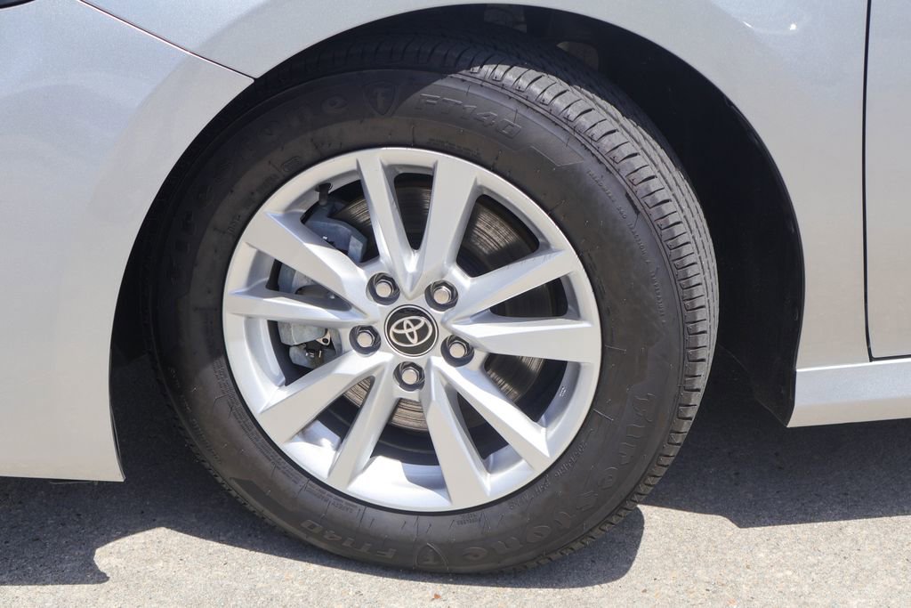 Used 2025 Toyota Camry LE w/ Convenience Package FWD image 27