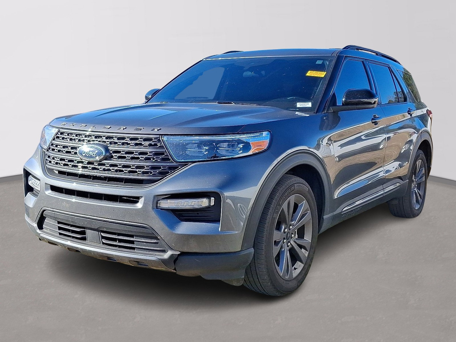 Used 2023 Ford Explorer XLT w/ Equipment Group 202A image 2