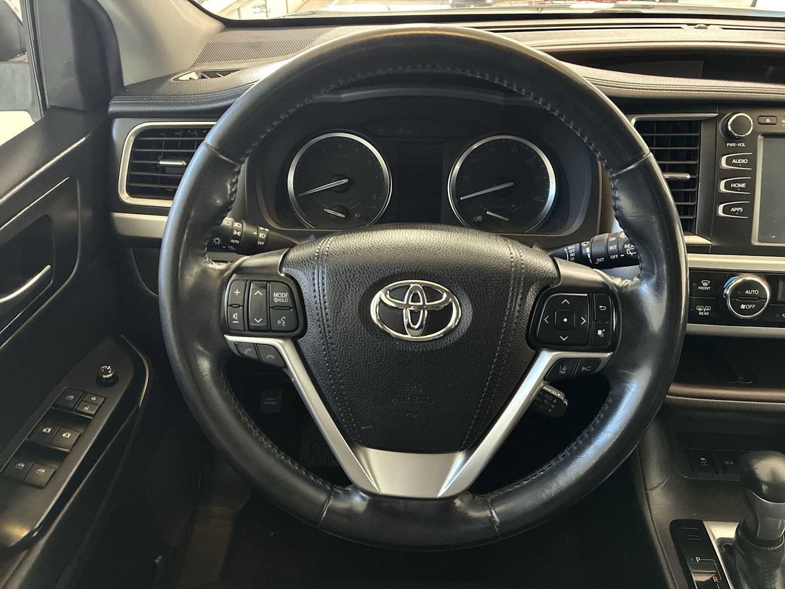 Used 2019 Toyota Highlander XLE image 11
