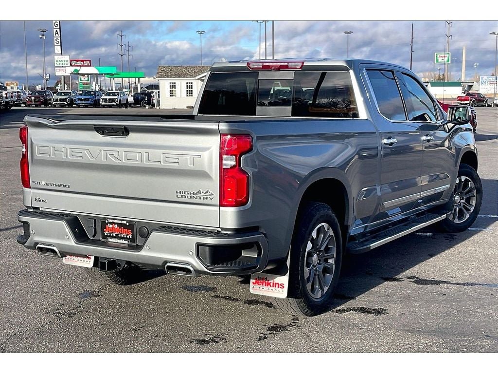 Used 2024 Chevrolet Silverado 1500 High Country w/ Technology Package AWD/4WD image 15