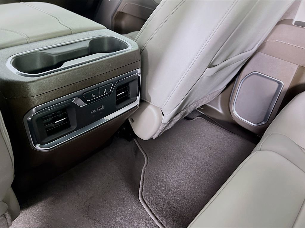 Used 2026 GMC Sierra 3500 SLT w/ SLT Premium Package image 23