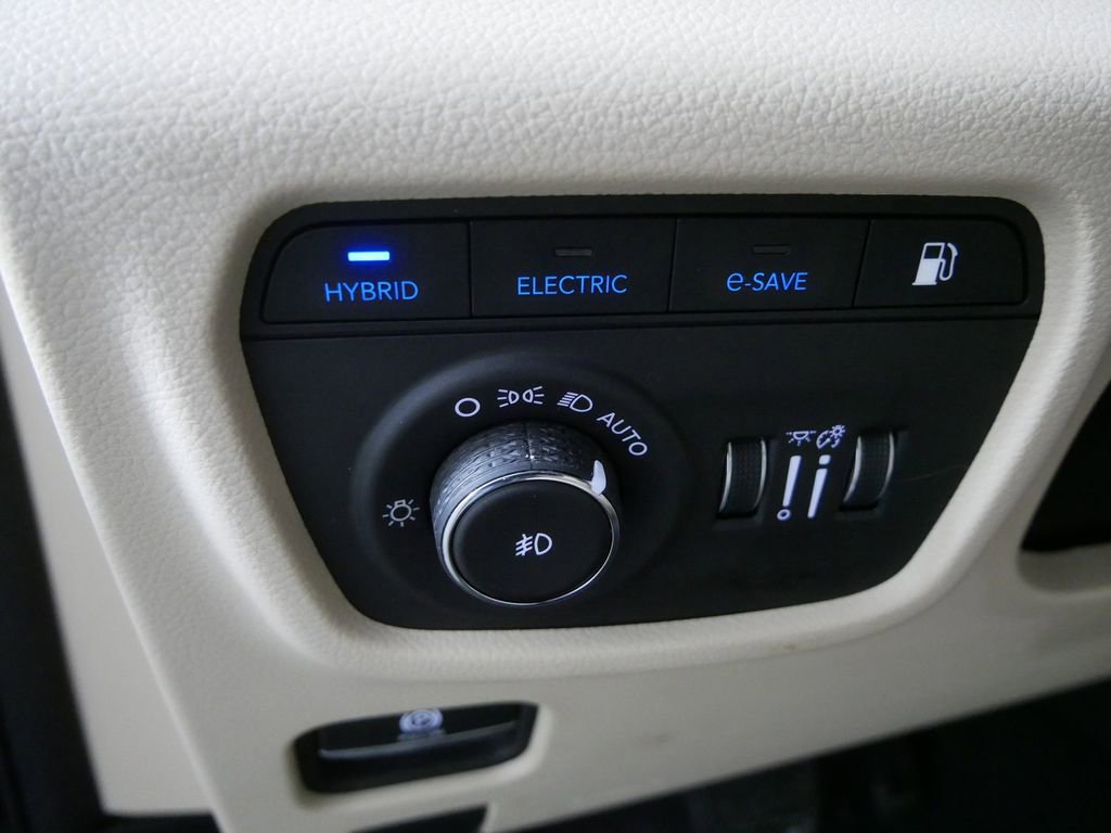 Used 2024 Jeep Grand Cherokee Limited 4xe w/ Luxury Tech Group II image 18