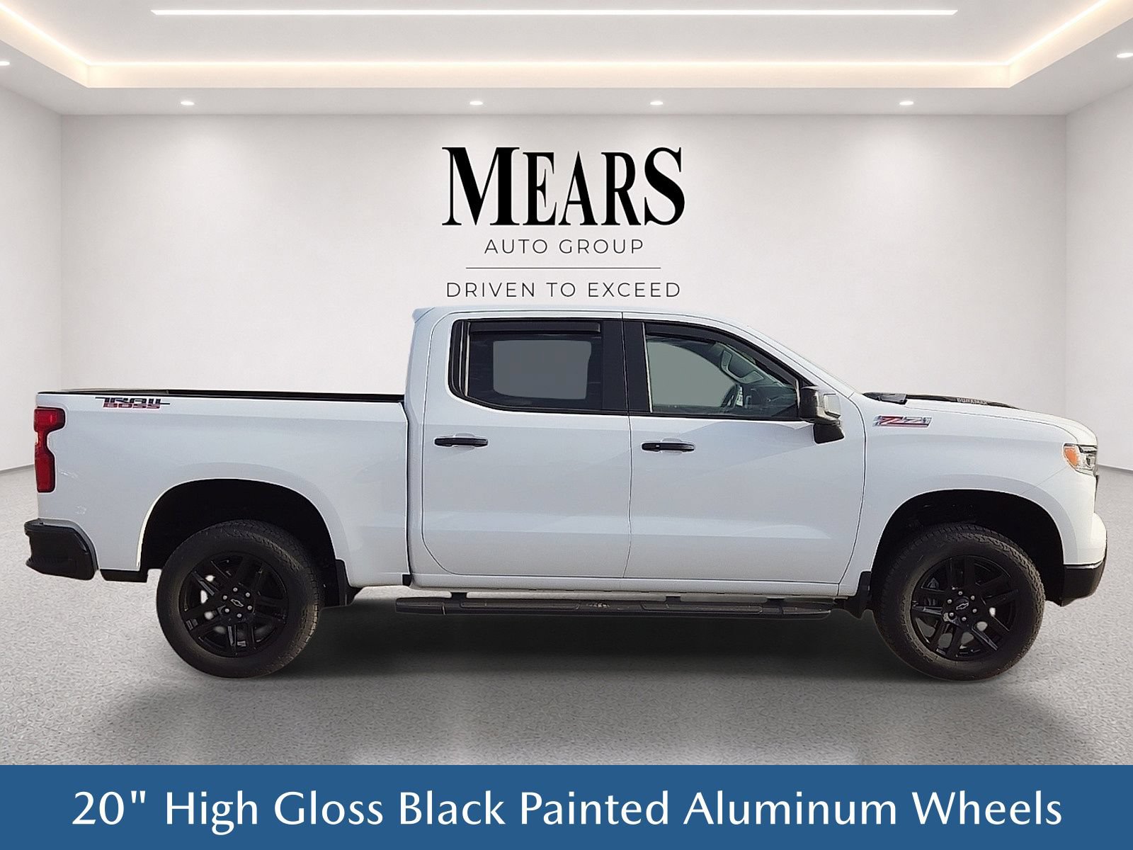 Used 2025 Chevrolet Silverado 1500 LT Trail Boss w/ LPO, Dark Essentials Package AWD/4WD image 7