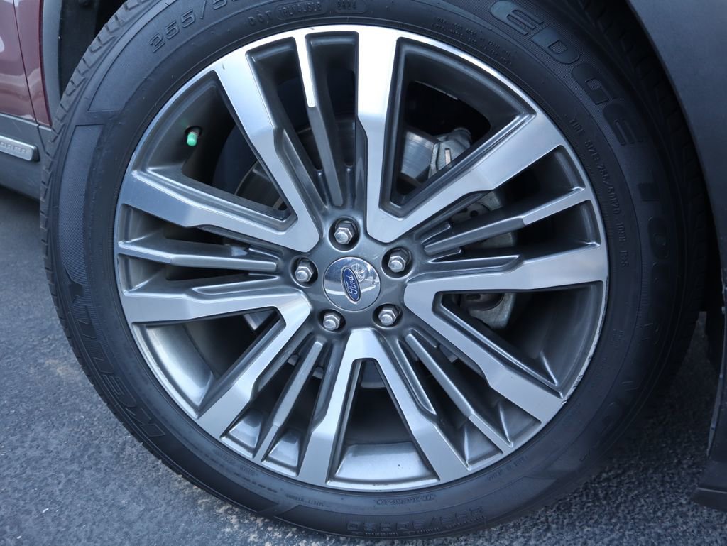 Used 2017 Ford Explorer Platinum image 18