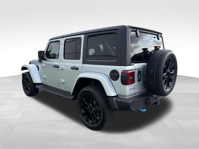 Used 2023 Jeep Wrangler Unlimited Sahara w/ Cold Weather Group AWD/4WD image 2
