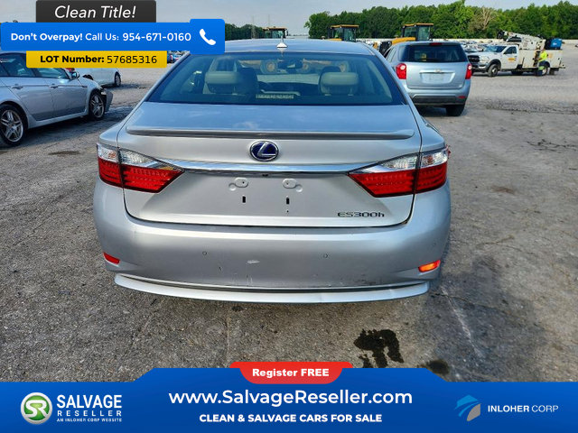 Used 2014 Lexus ES 300h w/ Luxury Package w/Bamboo Trim FWD image 8