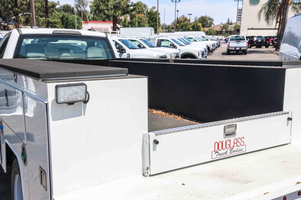 New 2024 Ford F450 XL w/ XL Chrome Package RWD image 28