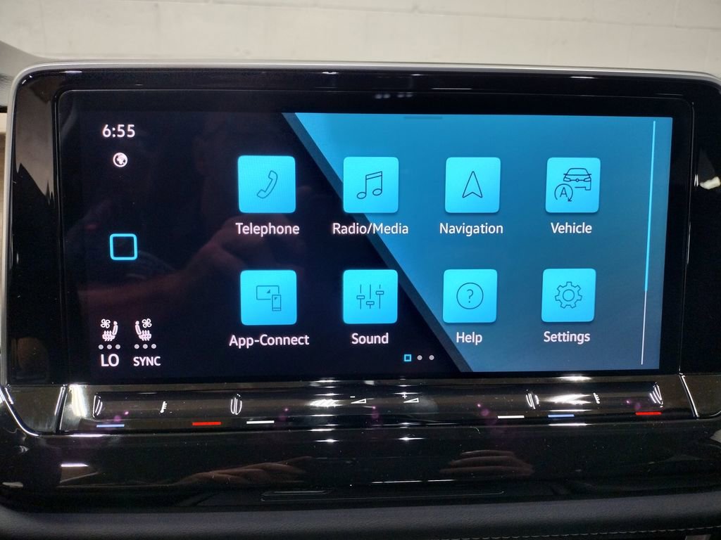 New 2025 Volkswagen Atlas SE image 31