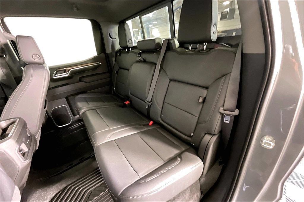 Used 2023 Chevrolet Silverado 1500 RST AWD/4WD image 32