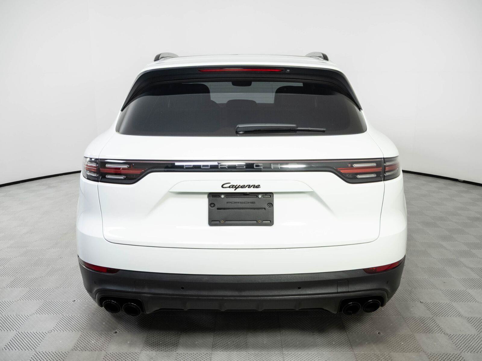 Certified 2023 Porsche Cayenne Platinum Edition AWD/4WD image 29